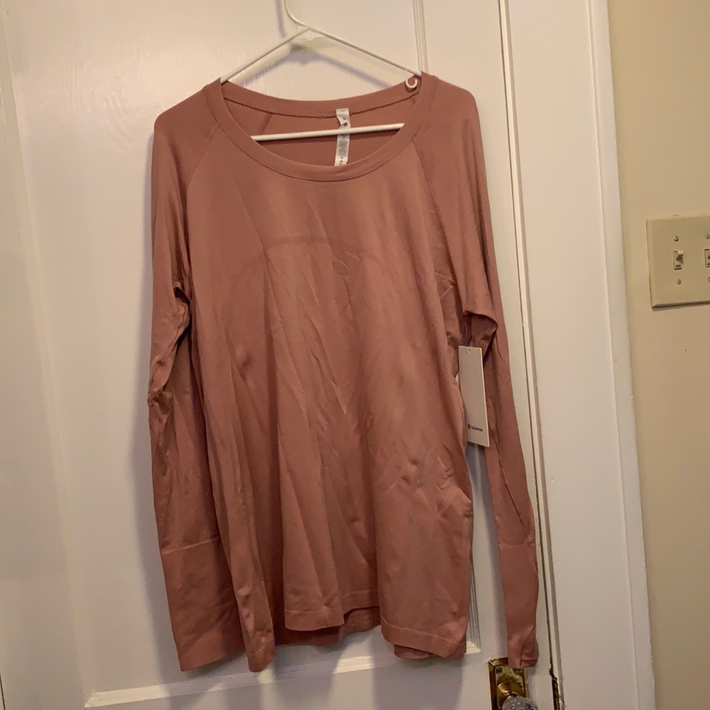NWT Lululemon long sleeve workout top